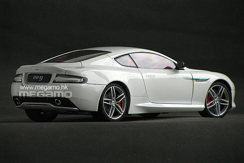1/18 Aston Martin DB9 Coupe