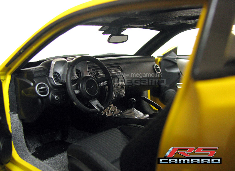 1/18 CSM Chevrolet CAMARO RS Bumble Bee Yellow