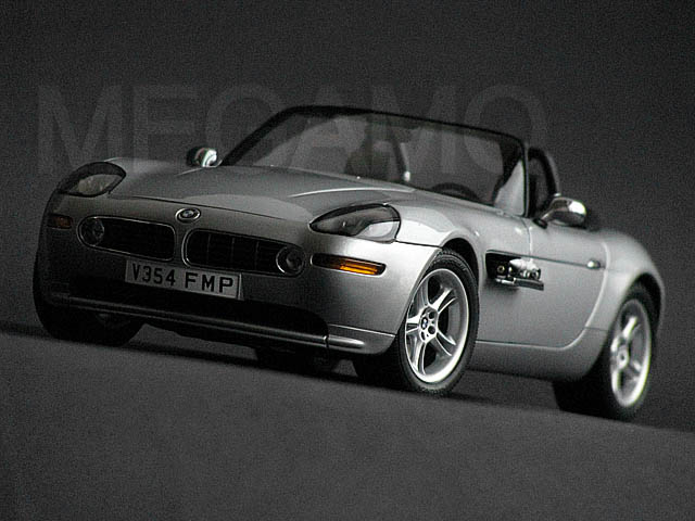 1/18 Autoart BMW e52 Z8 Silver James Bond 007 