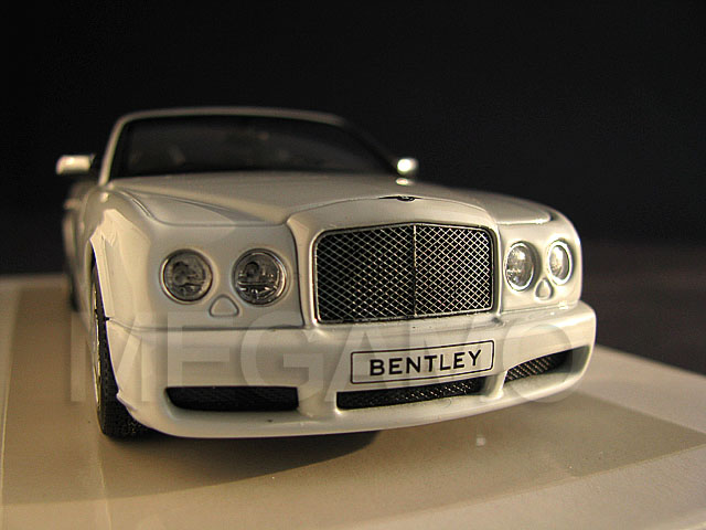 1/43 Minichamps Bentley Azure White Series Limited 2008 Diecast Model