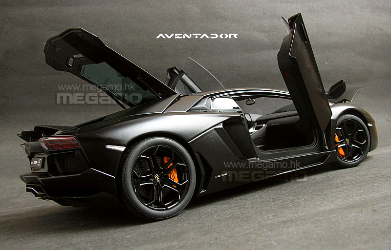 1/18 Autoart Lamborghini Aventador LP700-4 Matte Black