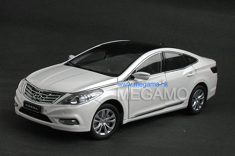 1/18 Hyundai AZERA white 2012