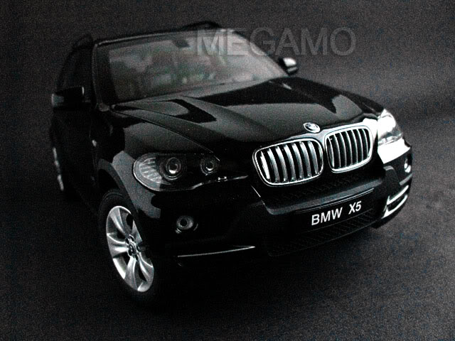 1/18 Kyosho BMW e70 X5 Black