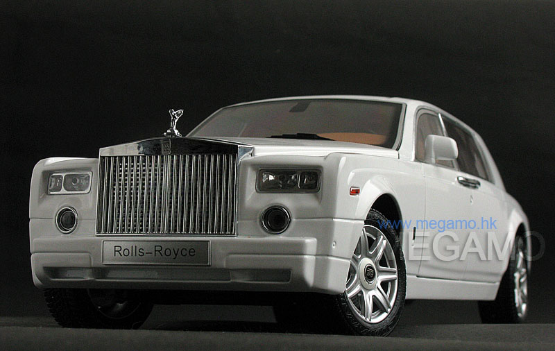 1/18 Rolls Royce Phantom White with Fully Open Functions Diecast Model
