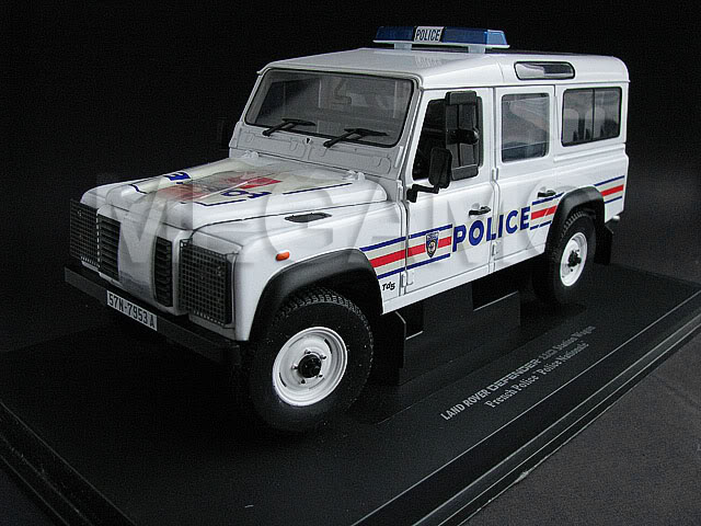 1/18 UH Land Rover Defender 90 Station Wagon French Police
