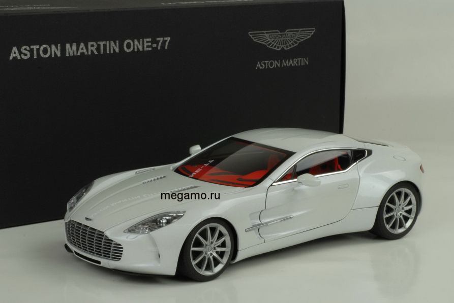 1/18 Autoart Aston Martin One-77 V12 2009 morning frost white weiss