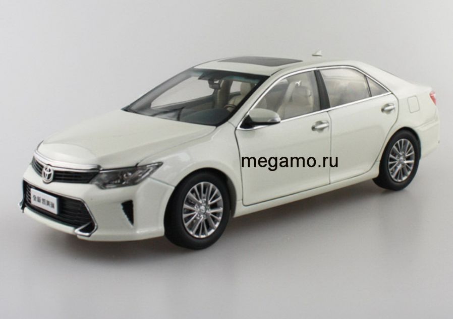 1/18 Toyota Camry 2015 White